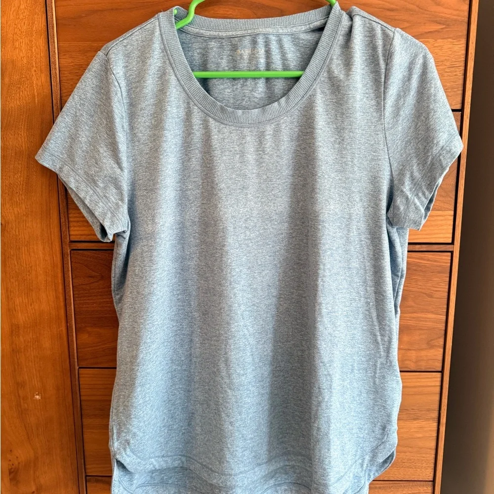 Athleta Uptempo tee size L - Picture 2 of 8